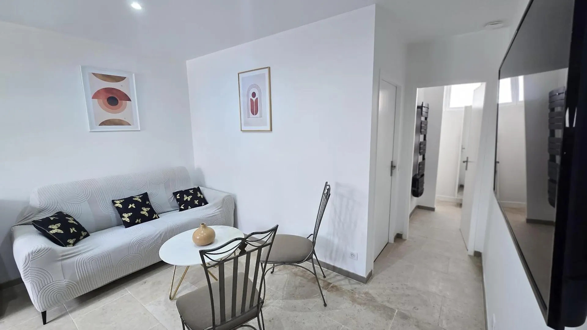 Le Temps Suspendu T2 With Air Conditioning Cavalaire-sur-Mer 0*,  France